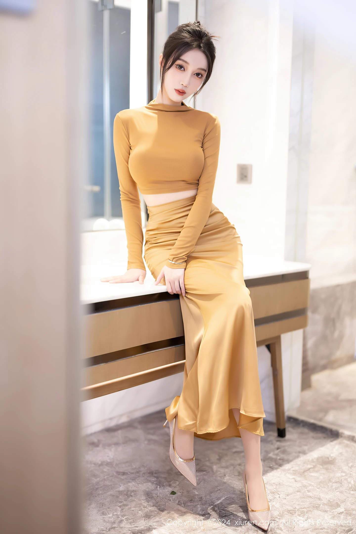 图片[2]-[XiuRen秀人网]VOL.8574 模特玥儿玥性感黄色长裙配原色丝袜+黑色情趣内衣惹火诱惑写真81P-秀人网官方网站